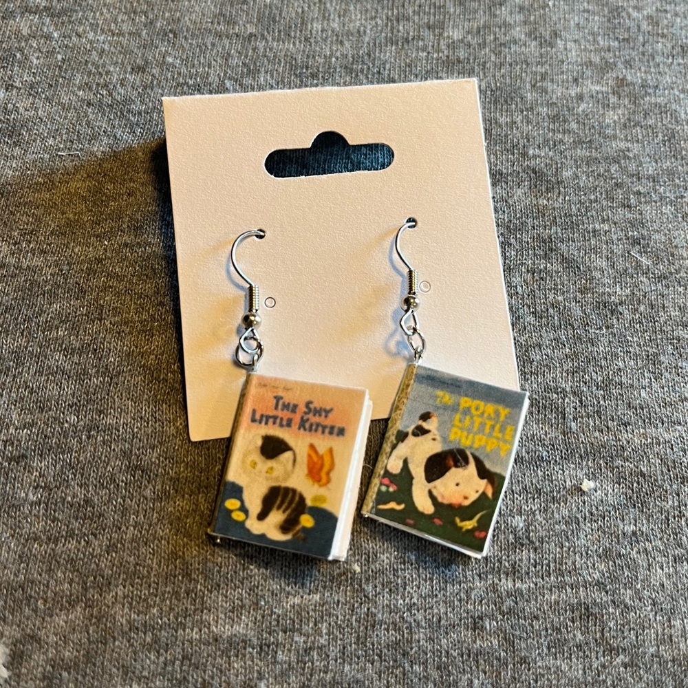 books earrings pokey puppy / shy little kitten